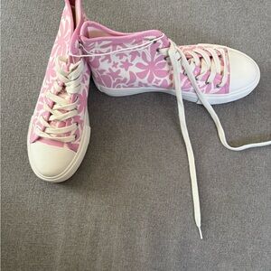 American Eagle Outfitters Pink and White Patterned Sneakers